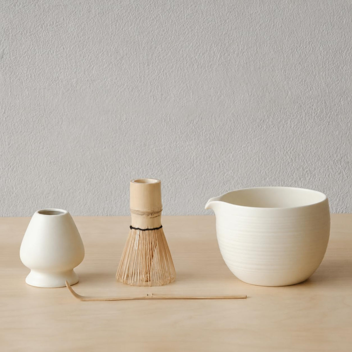 WENSHUO Matcha Whisk Set, Ceramic Matcha Bowl with Spout, Black,6-Pc