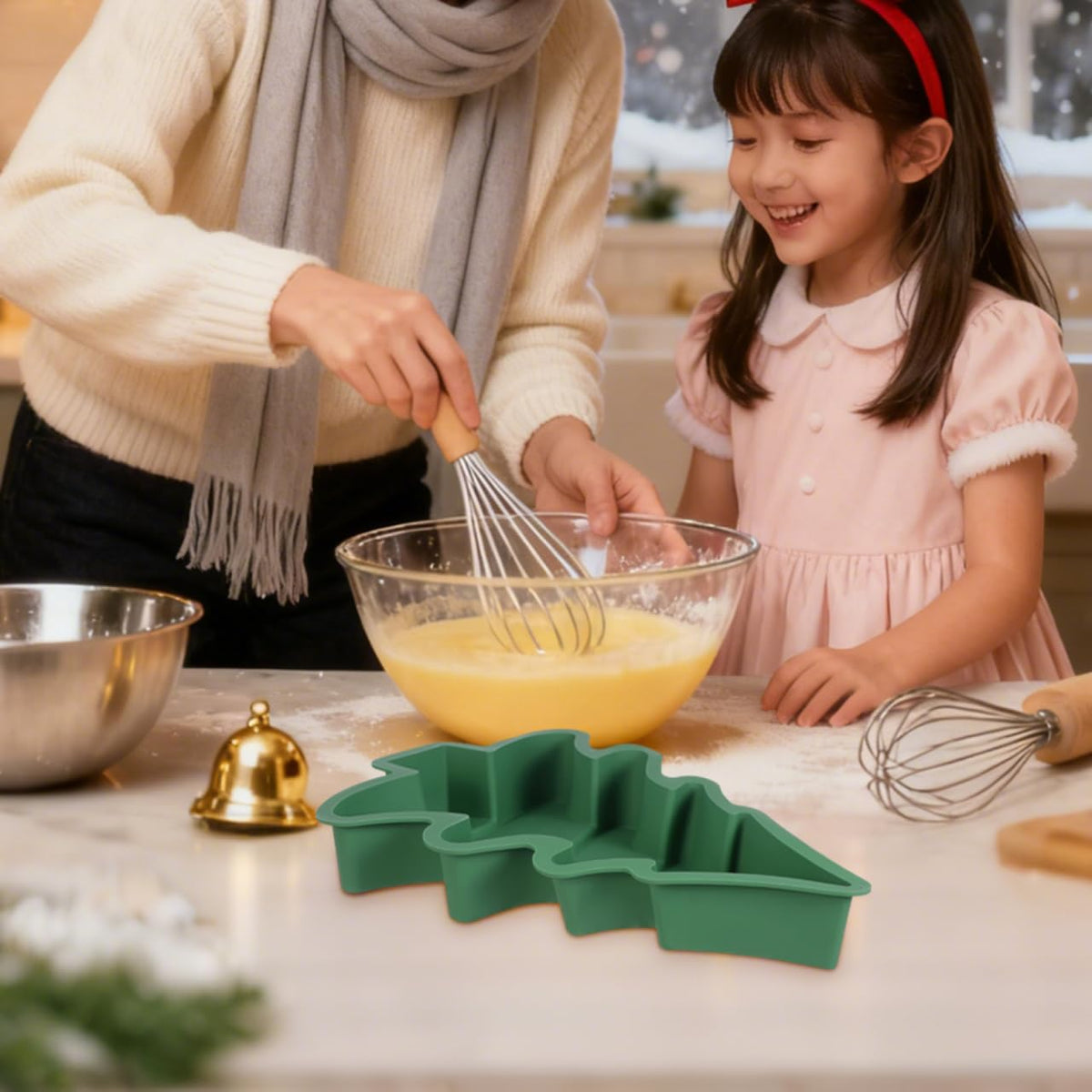 Operitacx Christmas Tree Cake Mold, Non-Stick Christmas Tree Cake Pan Silicone Mold for Cake, Baking Mold for Cake Candy Xmas Holiday Baking Supplies (8.2x10.6inch)