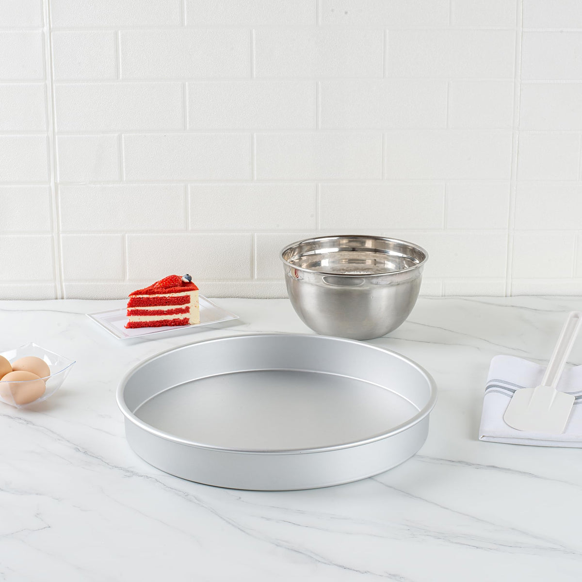 Restaurantware-Met Lux 14 x 2 Inch Straight-Sided Baking Tins, 12 Round Cake Pans - Oven-Ready, Freezable, Anodized Aluminum Round Baking Pans, Greaseproof, For Layer Birthday Cakes