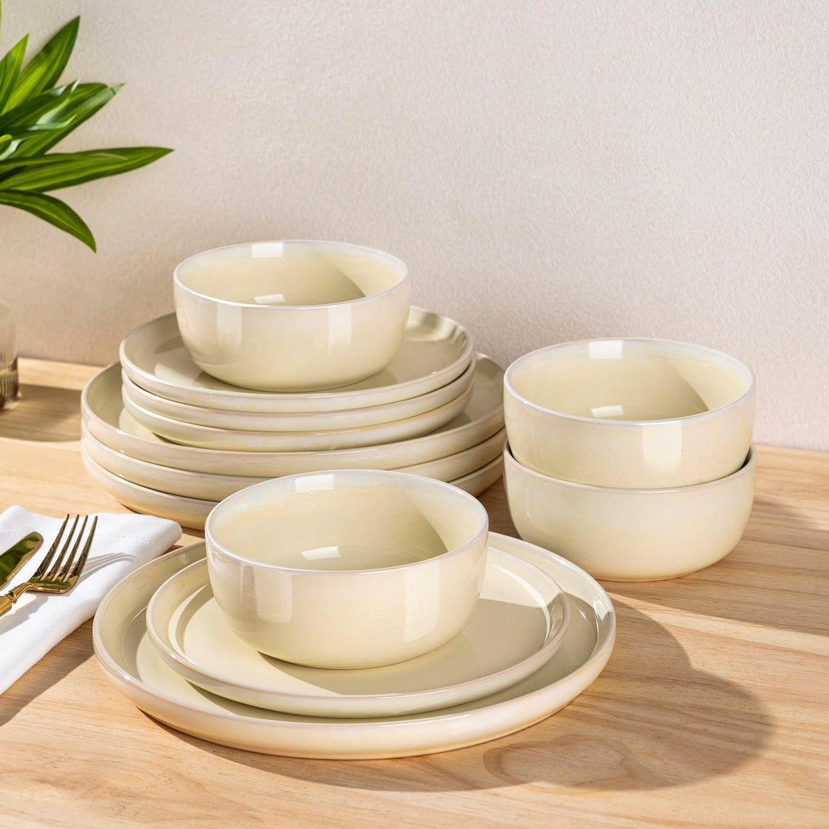 AmorArc Stoneware Dinnerware Sets for 6, 18 Piece Plates and Bowls Sets