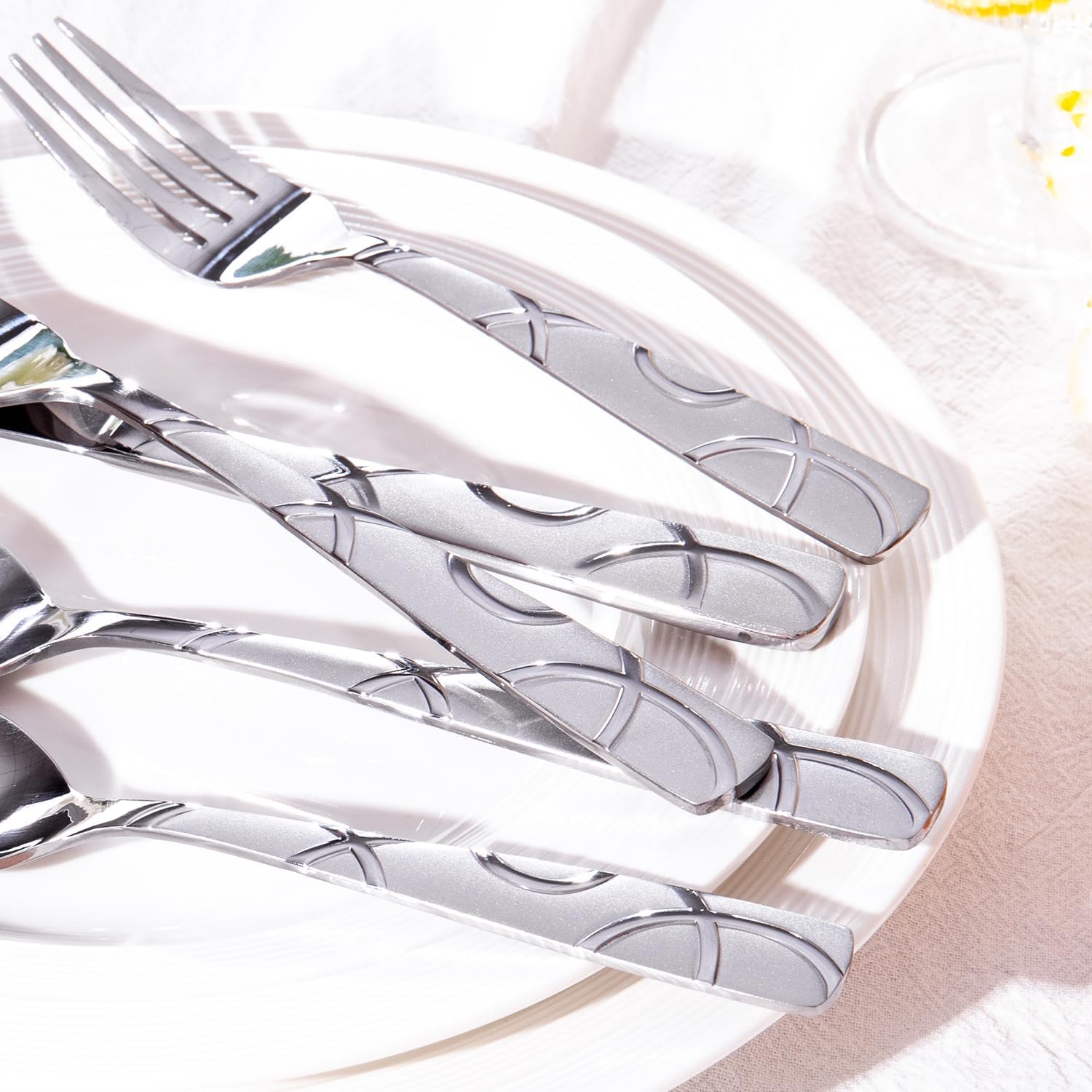 HIKAA 20PCS Silverware Set Service for 4,Premium Stainless Steel Cutlery Set, Mirror Polished Flatware Sets,Modern Kitchen Eating Utensils Set Include Spoons Forks Knives