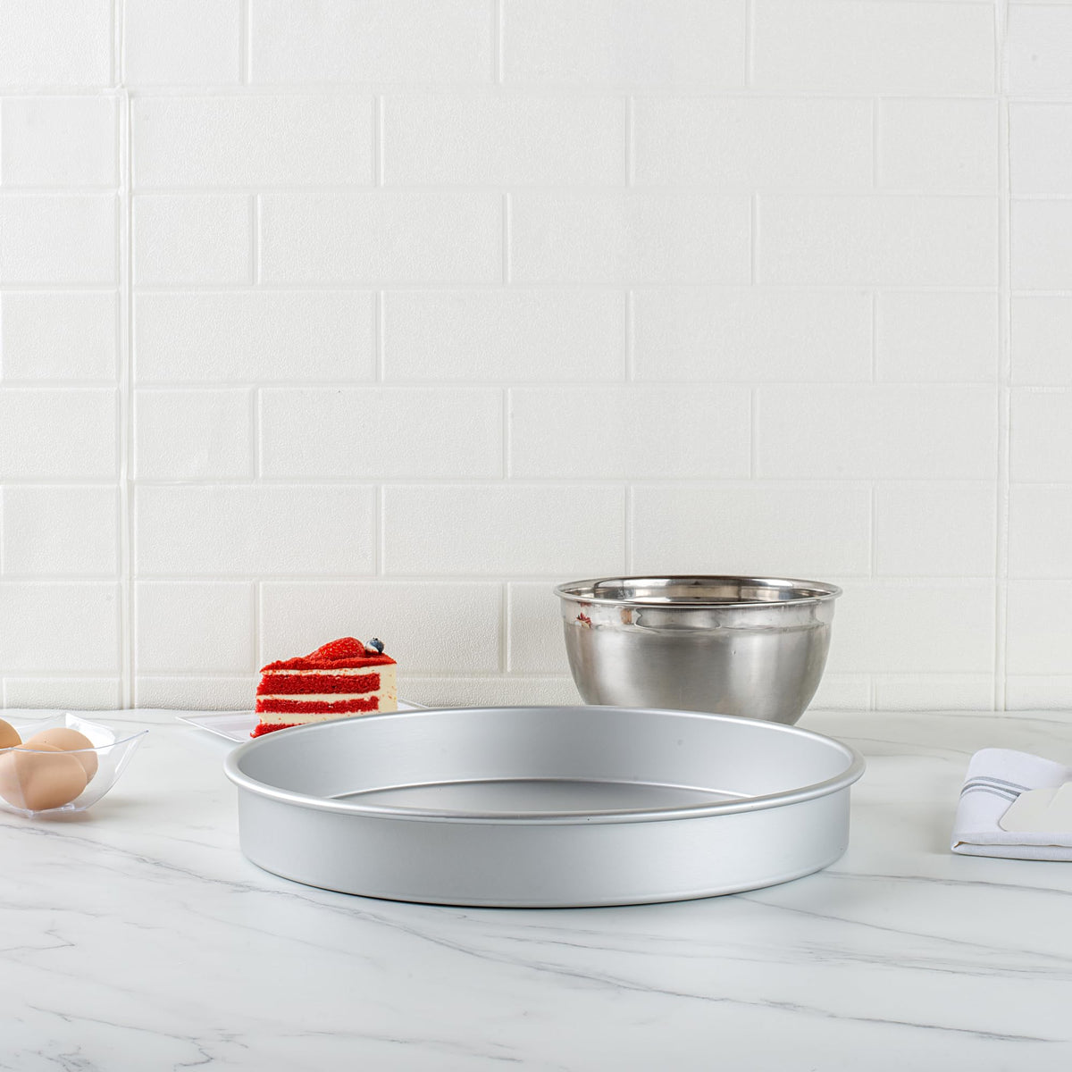 Restaurantware-Met Lux 14 x 2 Inch Straight-Sided Baking Tins, 12 Round Cake Pans - Oven-Ready, Freezable, Anodized Aluminum Round Baking Pans, Greaseproof, For Layer Birthday Cakes