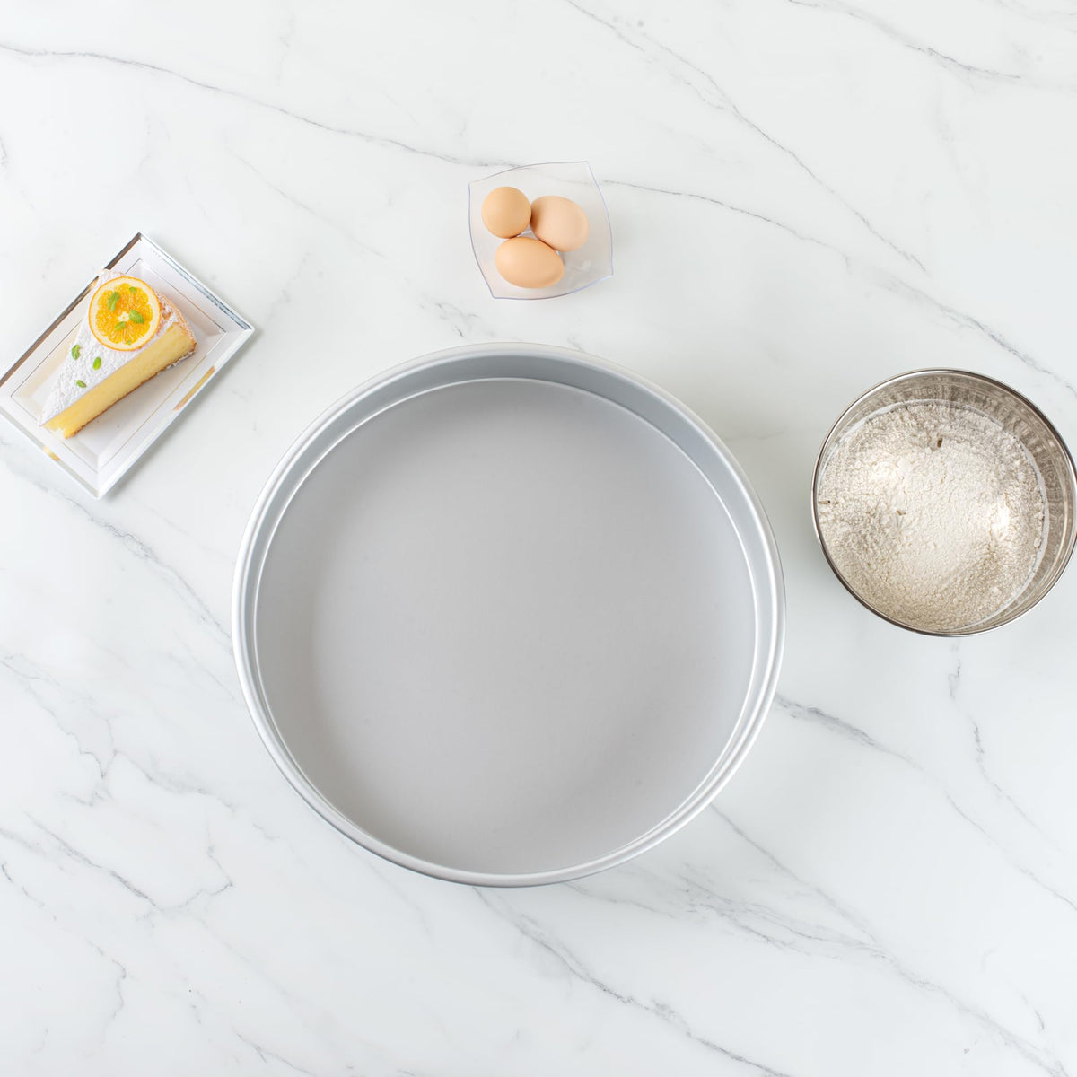 Restaurantware-Met Lux 16 x 3 Inch Straight-Sided Baking Tins, 12 Round Cake Pans - Oven-Ready, Freezable, Anodized Aluminum Round Baking Pans, Greaseproof, For Layer Birthday Cakes
