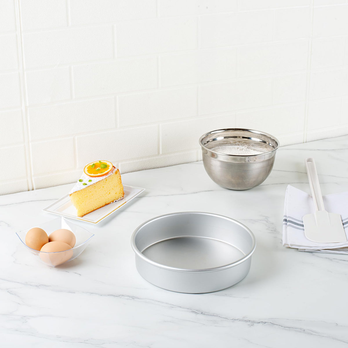 Restaurantware-Met Lux 8 x 2 Inch Straight-Sided Baking Tins, 12 Round Cake Pans - Oven-Ready, Freezable, Anodized Aluminum Round Baking Pans, Greaseproof, For Layer Birthday Cakes