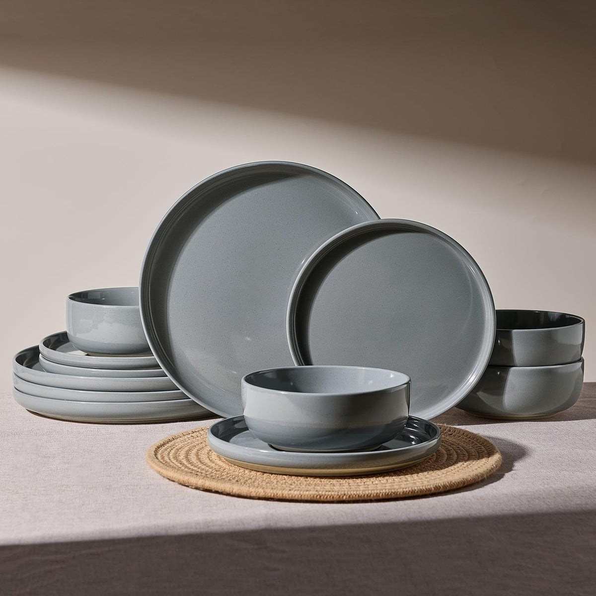 Famiware Milkyway 16-Piece Dinnerware Set with Mugs, Dark Gray