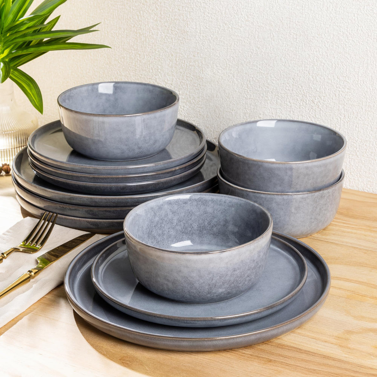 AmorArc Stoneware Dinnerware Sets for 6, 18 Piece Plates and Bowls Sets
