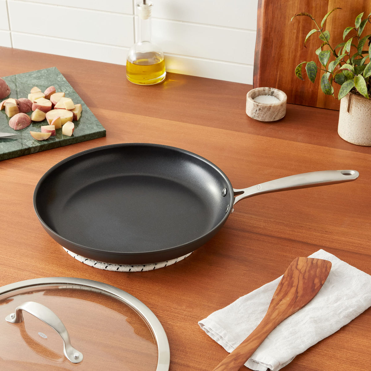 OXO Enhanced 12” Nonstick Frying Pan Skillet with Lid, Ceramic PFAS-Free Cookware, Durable Hard Anodized, Scratch Resistant, Stainless Steel Handle, Eggs & Omelets, Dishwasher & Oven Safe, Black