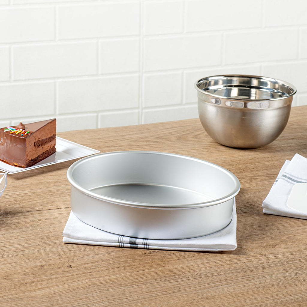 Restaurantware-Met Lux 9 x 2 Inch Straight-Sided Baking Tin, 1 Round Cake Pan - Oven-Ready, Freezable, Anodized Aluminum Round Baking Pan, Greaseproof, For Layer Birthday Cake