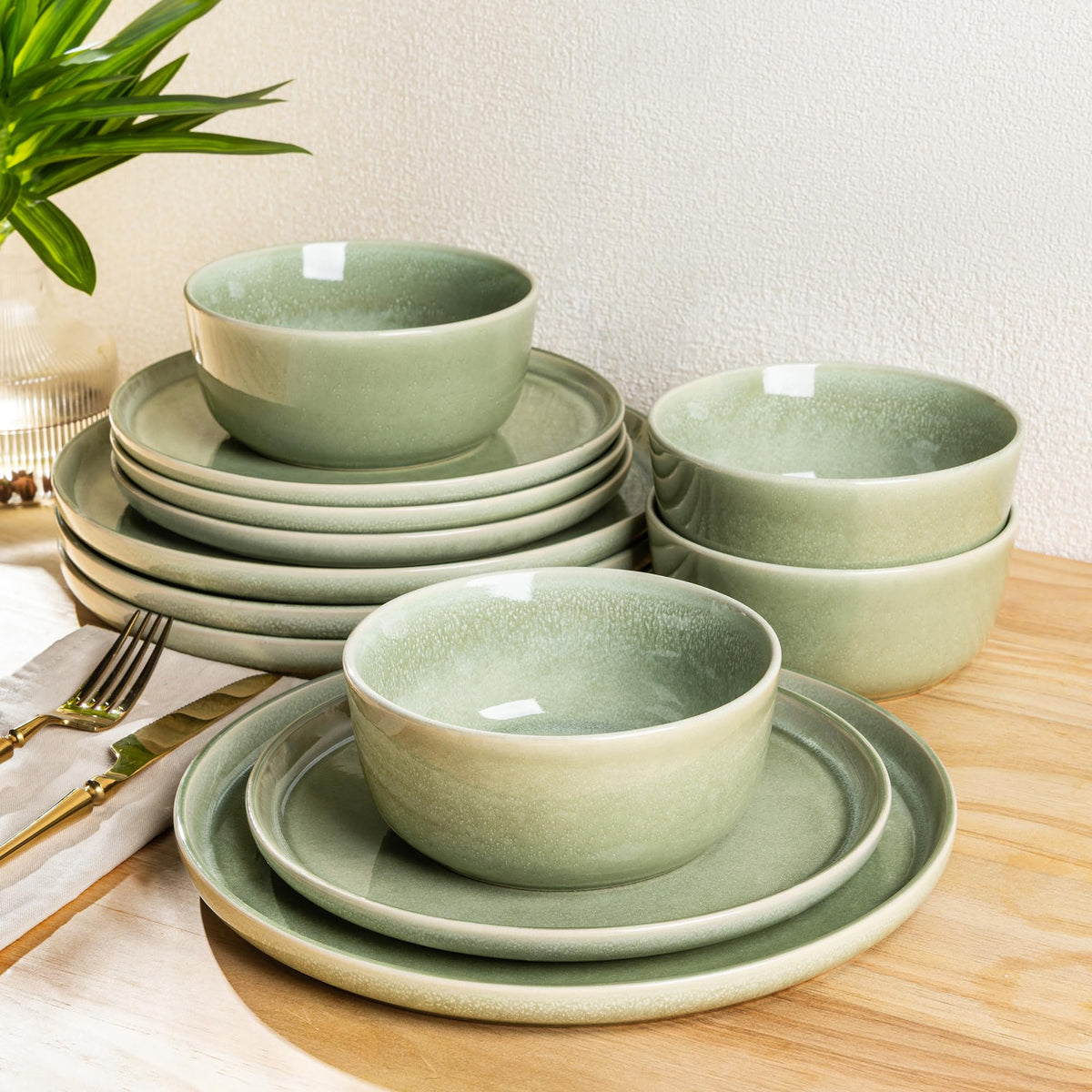 AmorArc Stoneware Dinnerware Sets for 6, 18 Piece Plates and Bowls Sets