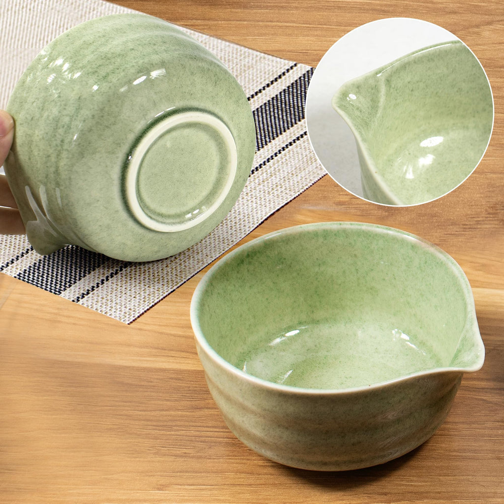 Rzoklot Matcha Tea Set – Japanese Matcha Bowl with Spout, Bamboo Whisk, Scoop, Holder & Strainer – Complete Ceremonial Matcha Kit for Beginners & Gift-Giving, Green