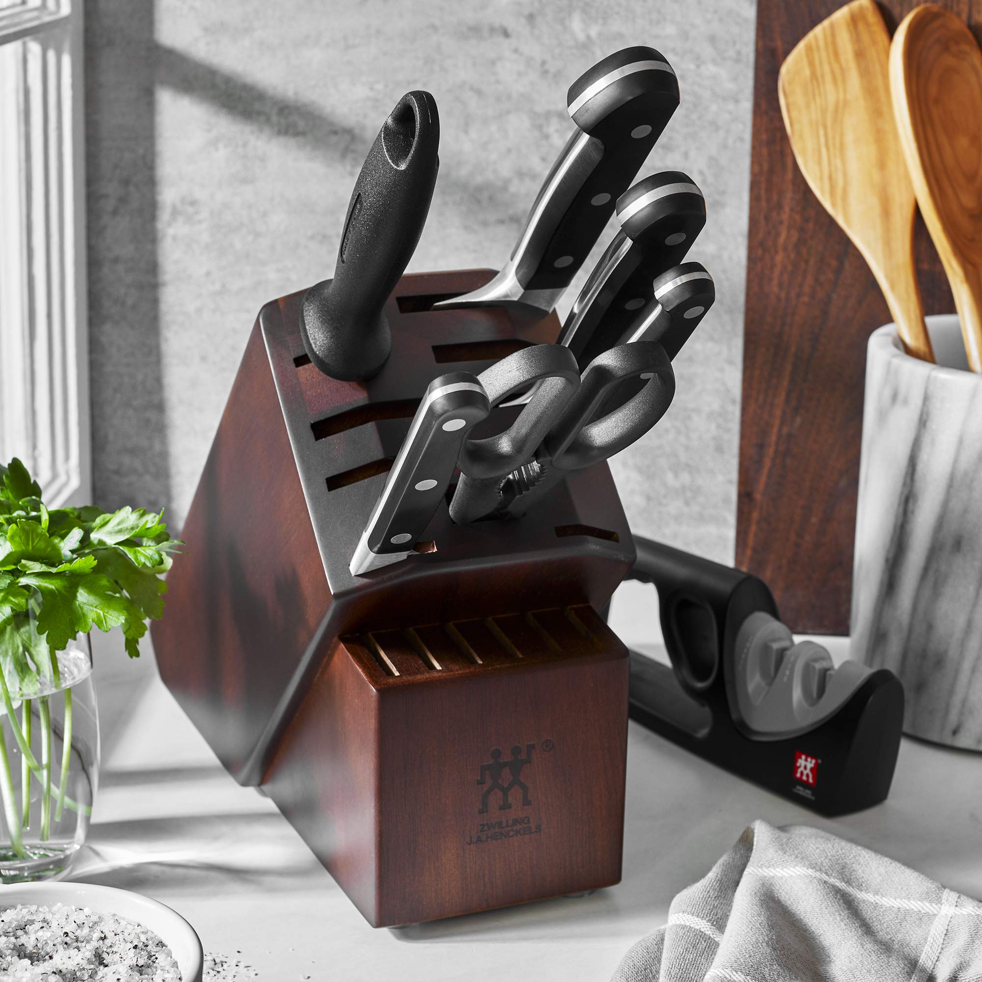ZWILLING Pro 7-Piece Razor-Sharp German Knife Block Set with Bonus Sharpener, Made in Company-Owned German Factory with Special Formula Steel perfected for almost 300 Years, Dishwasher Safe